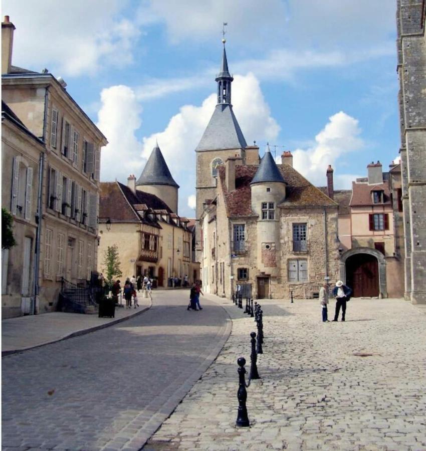 La Renovee D'Antan Hotel Avallon Bagian luar foto